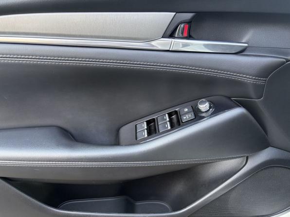 Mazda 6 III (GJ) Рестайлинг 2 с пробегом 2019 года, цена 2 000 000 рублей, 124890 км, седан, Автокод Объявления