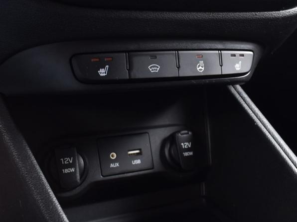 Hyundai Solaris II с пробегом 2018 года, цена 1 399 999 рублей, 52106 км, седан, Автокод Объявления