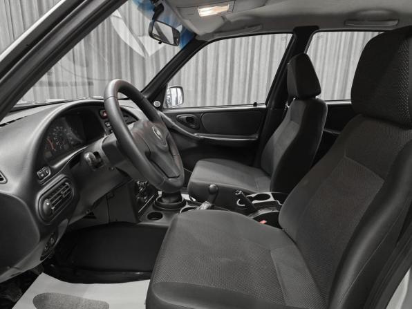 Chevrolet Niva I Рестайлинг с пробегом 2013 года, цена 559 000 рублей, 140000 км, внедорожник, Автокод Объявления