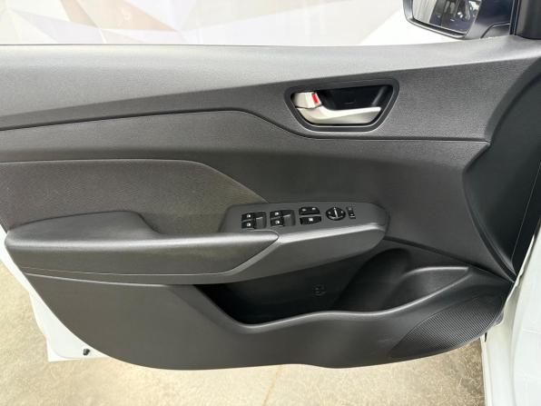 Hyundai Solaris II с пробегом 2018 года, цена 1 180 000 рублей, 137672 км, седан, Автокод Объявления