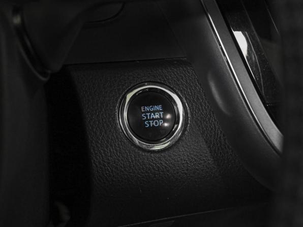 Toyota Camry VIII (XV70) Рестайлинг с пробегом 2022 года, цена 3 049 000 рублей, 49301 км, седан, Автокод Объявления