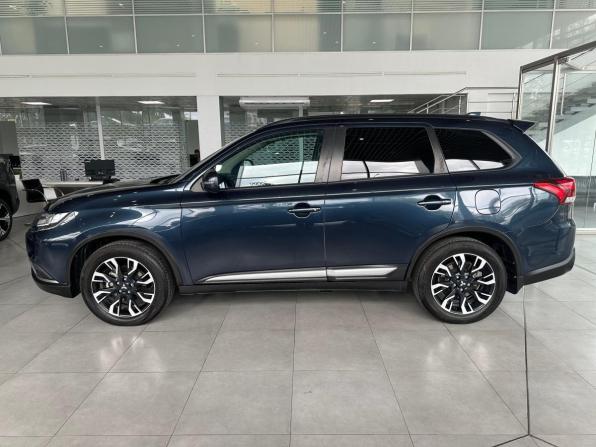Mitsubishi Outlander III Рестайлинг 3 с пробегом 2021 года, цена 2 545 000 рублей, 20500 км, внедорожник, Автокод Объявления
