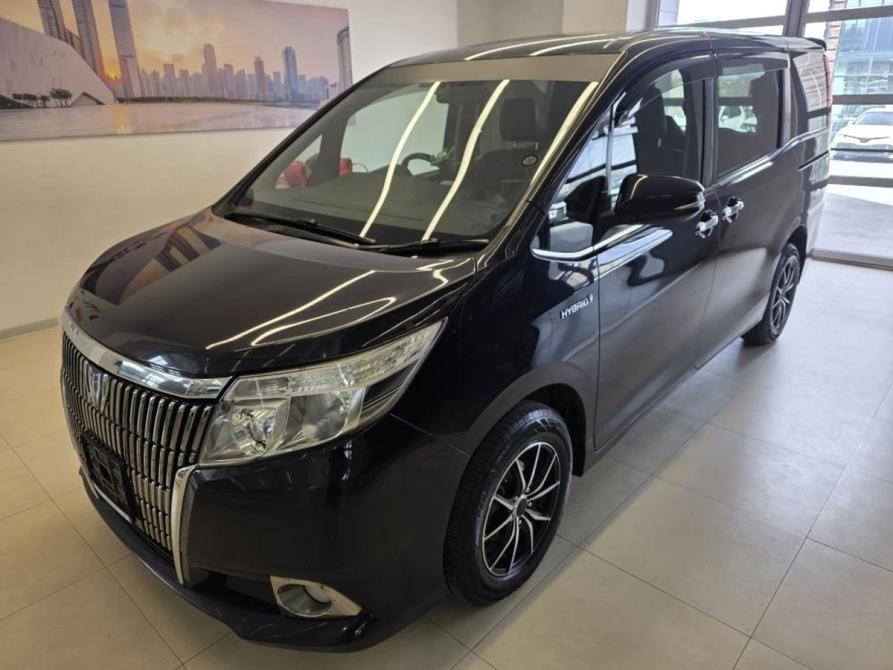 Toyota Voxy III (R80) Челябинск  - изображение 1