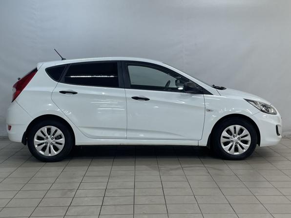 Hyundai Solaris I с пробегом 2013 года, цена 699 000 рублей, 93914 км, хэтчбек, Автокод Объявления