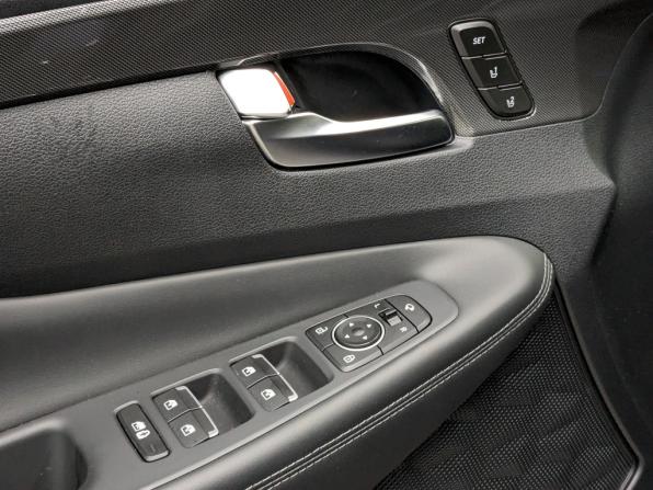 Hyundai Santa Fe IV Рестайлинг с пробегом 2022 года, цена 4 450 000 рублей, 68249 км, внедорожник, Автокод Объявления