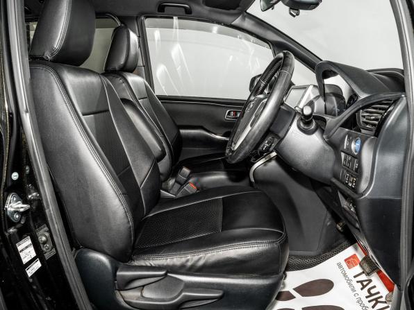 Toyota Voxy III (R80) Рестайлинг с пробегом 2018 года, цена 2 200 000 рублей, 101715 км, минивэн, Автокод Объявления
