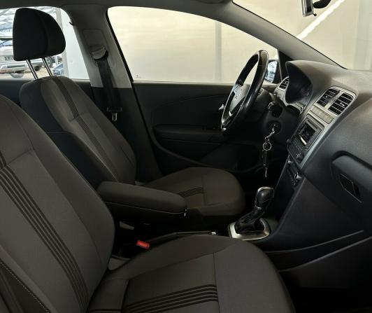 Volkswagen Polo V Рестайлинг с пробегом 2016 года, цена 990 000 рублей, 161675 км, седан, Автокод Объявления