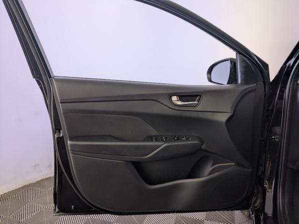 Hyundai Solaris II Рестайлинг с пробегом 2021 года, цена 1 445 000 рублей, 112328 км, седан, Автокод Объявления