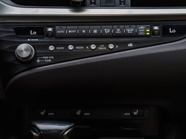 Lexus ES VII Рестайлинг с пробегом 2021 года, цена 4 398 000 рублей, 80399 км, седан, Автокод Объявления