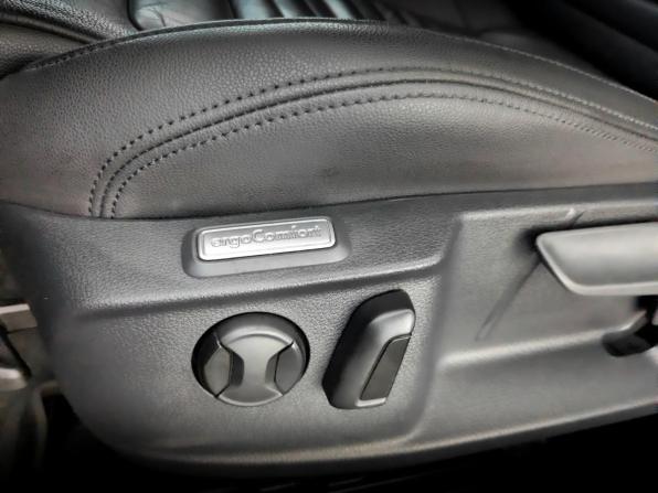 Volkswagen Passat B8 с пробегом 2019 года, цена 2 400 000 рублей, 128087 км, седан, Автокод Объявления