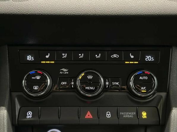 Skoda Karoq I с пробегом 2020 года, цена 2 070 000 рублей, 104873 км, внедорожник, Автокод Объявления