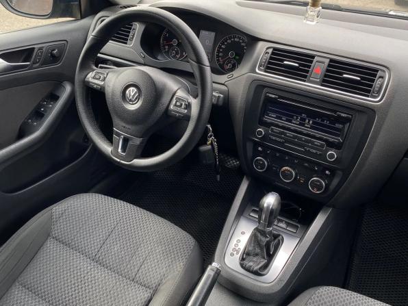 Volkswagen Jetta VI с пробегом 2012 года, цена 717 000 рублей, 303363 км, седан, Автокод Объявления