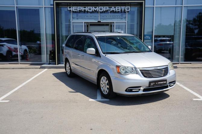 Chrysler Town &amp; Country V Рестайлинг с пробегом 2011 года, цена 999 999 рублей, 304000 км, минивэн, Автокод Объявления