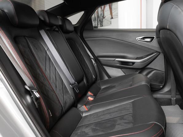 Hyundai Lafesta I Рестайлинг с пробегом 2023 года, цена 2 785 100 рублей, 31691 км, седан, Автокод Объявления