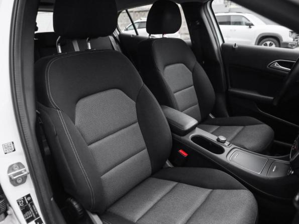 Mercedes-Benz GLA I (X156) Рестайлинг с пробегом 2018 года, цена 2 299 000 рублей, 75607 км, внедорожник, Автокод Объявления