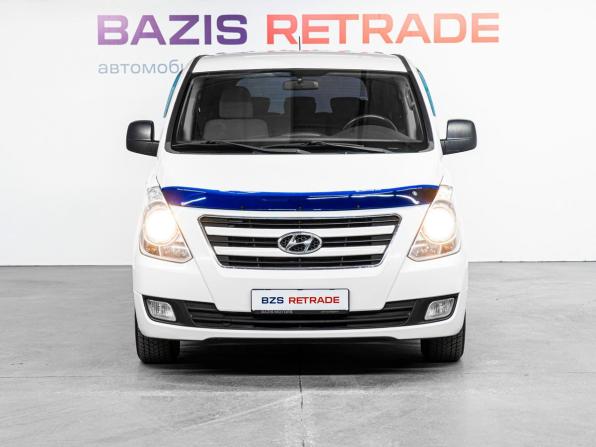 Hyundai H-1 II Рестайлинг с пробегом 2016 года, цена 2 409 000 рублей, 184210 км, минивэн, Автокод Объявления