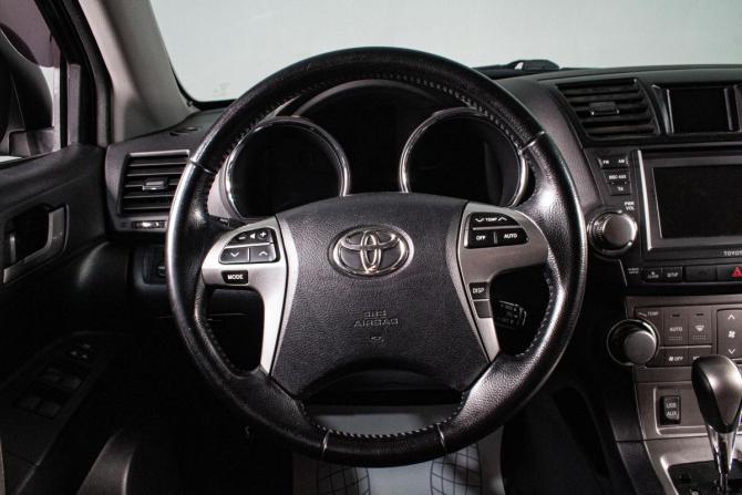Toyota Highlander II (XU40) Рестайлинг с пробегом 2012 года, цена 2 259 000 рублей, 282000 км, внедорожник, Автокод Объявления