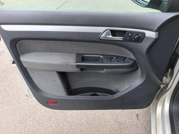 Volkswagen Touran I Рестайлинг 2 с пробегом 2010 года, цена 800 000 рублей, 158000 км, компактвэн, Автокод Объявления