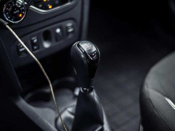 Renault Logan II Рестайлинг с пробегом 2018 года, цена 960 000 рублей, 135332 км, седан, Автокод Объявления
