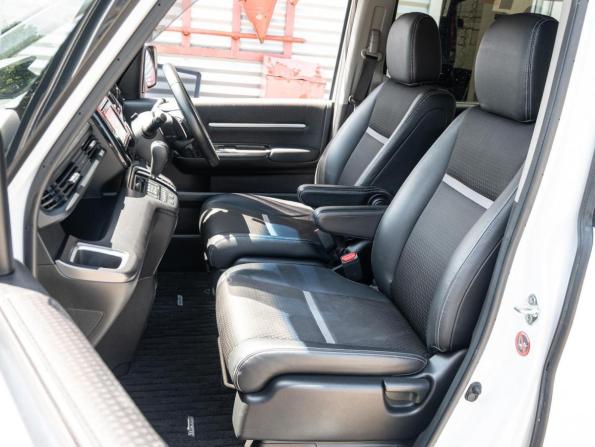Honda Stepwgn V Рестайлинг с пробегом 2019 года, цена 2 625 000 рублей, 116033 км, минивэн, Автокод Объявления