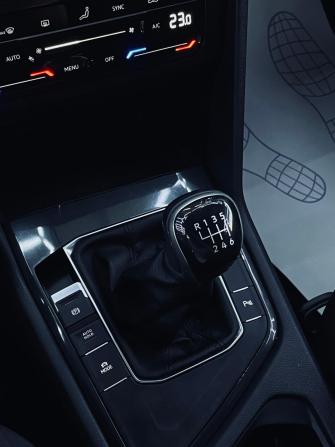 Volkswagen Tiguan II Рестайлинг с пробегом 2021 года, цена 1 999 000 рублей, 155000 км, внедорожник, Автокод Объявления