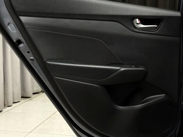 Hyundai Solaris II с пробегом 2017 года, цена 1 099 000 рублей, 134137 км, седан, Автокод Объявления