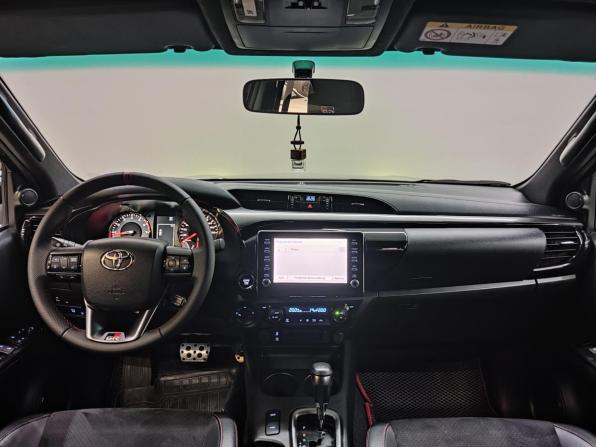 Toyota Hilux VIII Рестайлинг 2 с пробегом 2022 года, цена 5 695 000 рублей, 63000 км, пикап, Автокод Объявления