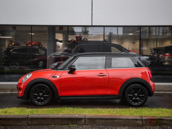 Mini Hatch III (F55/F56) Рестайлинг с пробегом 2020 года, цена 2 099 000 рублей, 44765 км, хэтчбек, Автокод Объявления
