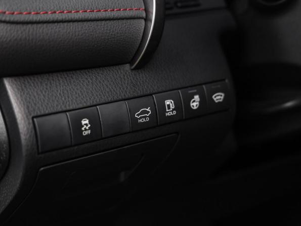 Toyota Camry VIII (XV70) Рестайлинг с пробегом 2021 года, цена 3 669 000 рублей, 58739 км, седан, Автокод Объявления