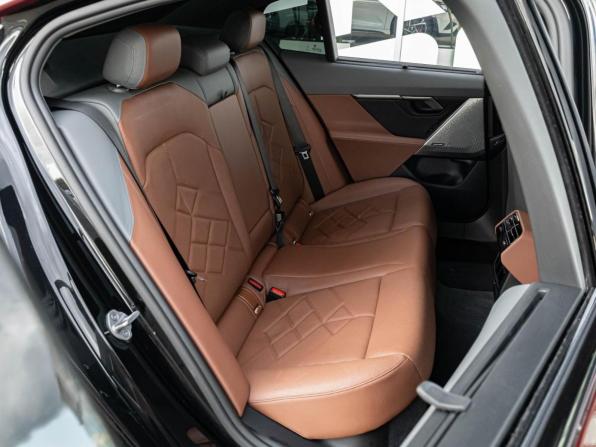 BMW 5 серии VIII (G60/G61/G68) с пробегом 2023 года, цена 7 460 000 рублей, 30269 км, седан, Автокод Объявления