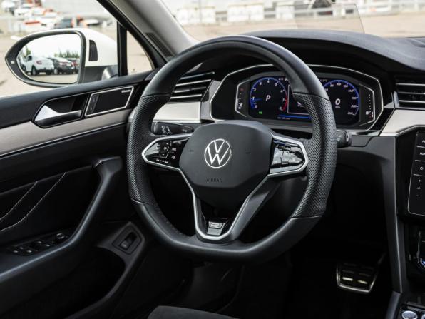 Volkswagen Passat B8 Рестайлинг с пробегом 2020 года, цена 2 898 000 рублей, 104000 км, седан, Автокод Объявления