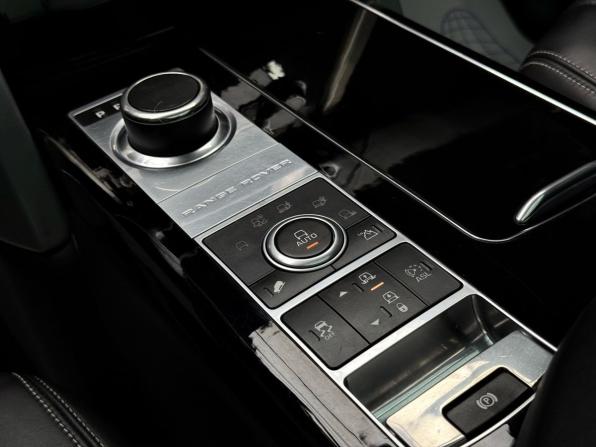Land Rover Range Rover IV с пробегом 2013 года, цена 4 199 000 рублей, 129000 км, внедорожник, Автокод Объявления