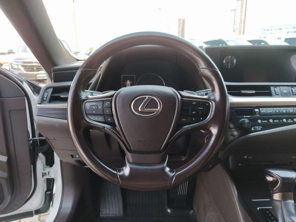 Lexus ES VII с пробегом 2019 года, цена 3 899 000 рублей, 126000 км, седан, Автокод Объявления