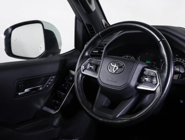 Toyota Land Cruiser 300 Series с пробегом 2021 года, цена 8 898 000 рублей, 109143 км, внедорожник, Автокод Объявления