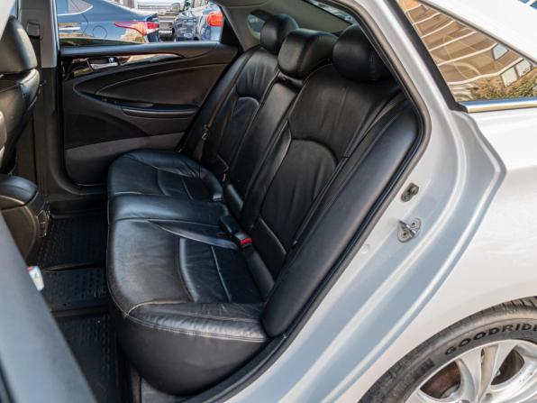 Hyundai Sonata VI (YF) с пробегом 2011 года, цена 1 280 000 рублей, 215569 км, седан, Автокод Объявления