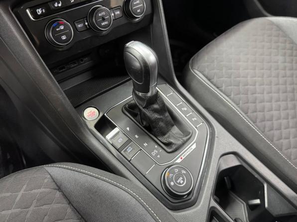 Volkswagen Tiguan II с пробегом 2018 года, цена 1 990 000 рублей, 176028 км, внедорожник, Автокод Объявления