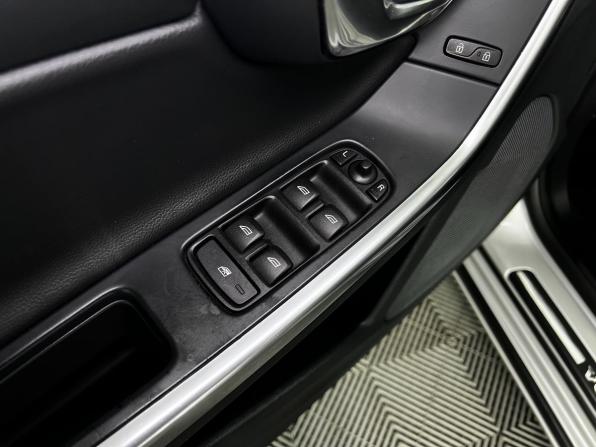Volvo V60 I Рестайлинг с пробегом 2016 года, цена 1 450 000 рублей, 157300 км, универсал, Автокод Объявления