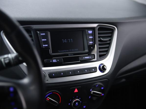Hyundai Solaris II с пробегом 2018 года, цена 1 270 000 рублей, 155778 км, седан, Автокод Объявления