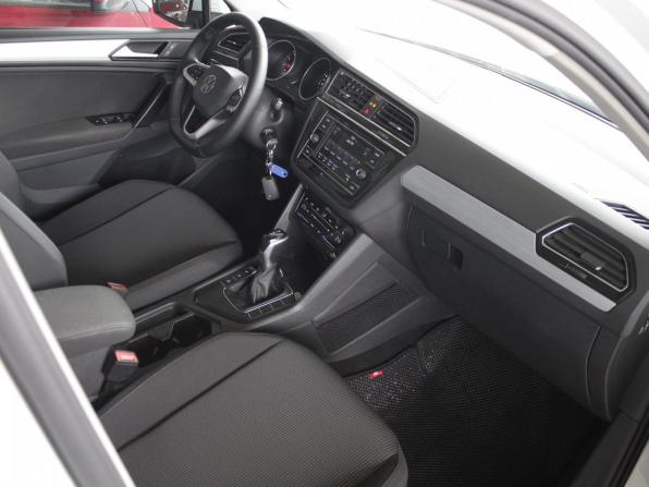 Volkswagen Tiguan II Рестайлинг с пробегом 2021 года, цена 2 430 000 рублей, 130081 км, внедорожник, Автокод Объявления
