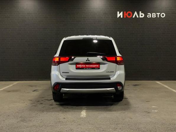 Mitsubishi Outlander III Рестайлинг 2 с пробегом 2016 года, цена 1 779 000 рублей, 97870 км, внедорожник, Автокод Объявления