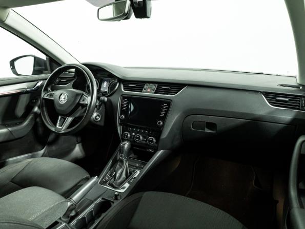 Skoda Octavia III (A7) Рестайлинг с пробегом 2018 года, цена 1 879 700 рублей, 130200 км, лифтбек, Автокод Объявления