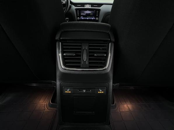 Skoda Octavia III (A7) Рестайлинг с пробегом 2020 года, цена 2 430 000 рублей, 39825 км, лифтбек, Автокод Объявления