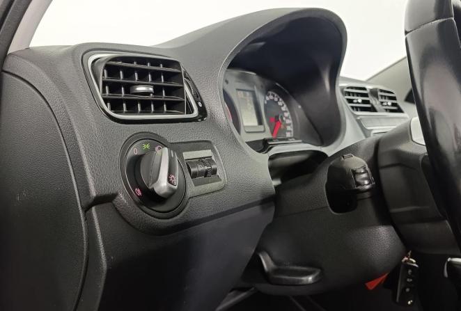 Volkswagen Polo V Рестайлинг с пробегом 2020 года, цена 1 210 000 рублей, 120400 км, седан, Автокод Объявления