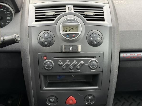 Renault Megane II Рестайлинг с пробегом 2007 года, цена 399 000 рублей, 184632 км, седан, Автокод Объявления
