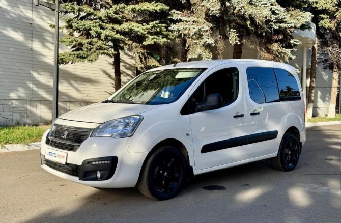 Peugeot Partner II Рестайлинг 2 с пробегом 2022 года, цена 1 399 000 рублей, 182506 км, компактвэн, Автокод Объявления