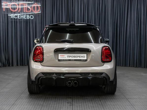 Mini Hatch III (F55/F56) Рестайлинг 2 с пробегом 2021 года, цена 4 149 000 рублей, 5607 км, хэтчбек, Автокод Объявления