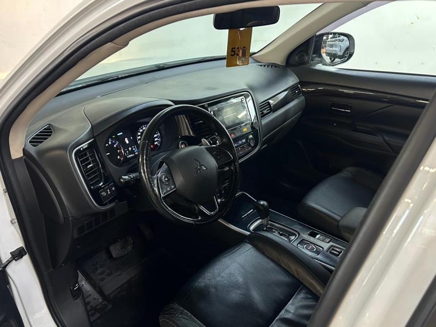 Mitsubishi Outlander III Рестайлинг 2 Санкт-Петербург  - изображение 7