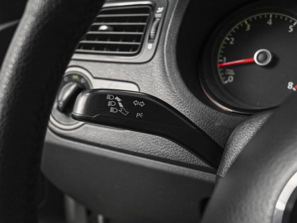 Volkswagen Polo V Рестайлинг с пробегом 2016 года, цена 680 000 рублей, 486601 км, седан, Автокод Объявления