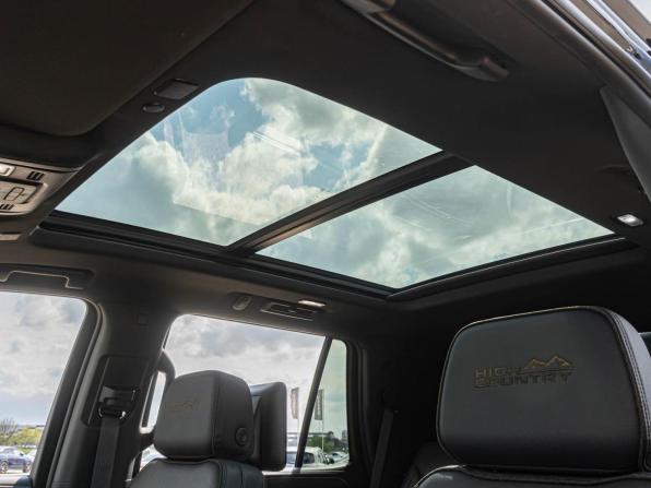 Chevrolet Tahoe V с пробегом 2023 года, цена 12 450 000 рублей, 34611 км, внедорожник, Автокод Объявления