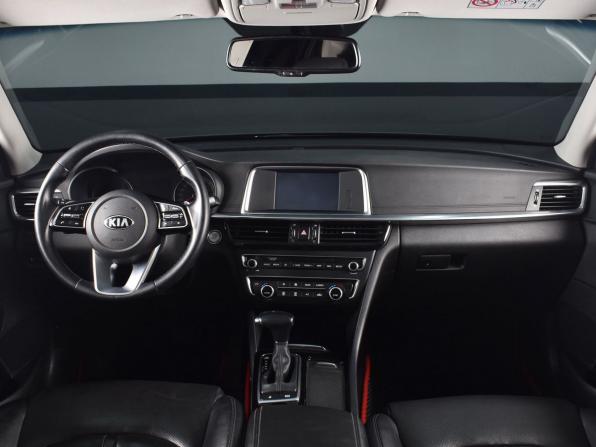 Kia Optima IV Рестайлинг с пробегом 2020 года, цена 2 324 995 рублей, 63270 км, седан, Автокод Объявления